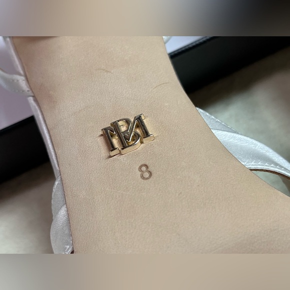 Badgley Mischka Women's Joselyn Heeled White Satin Sandal Size 8 - Picture 10 of 10